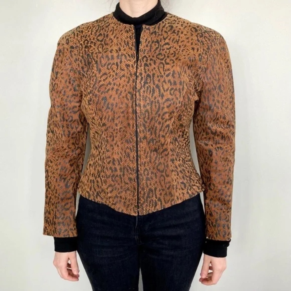 Danier genuine leather leopard print jacket. 🤎